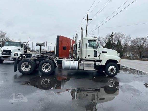 2025 MACK PINNACLE 64T - 1